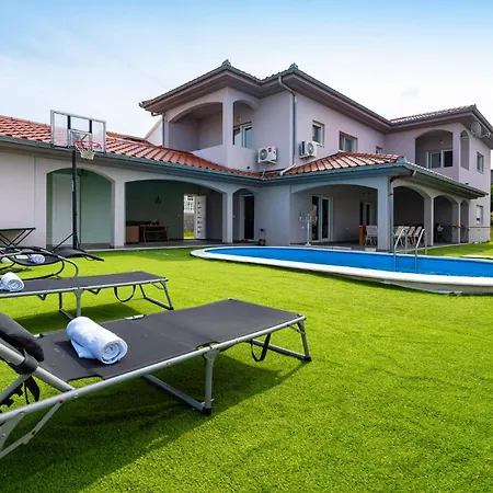 Apartamento Beautiful In With Wifi *
